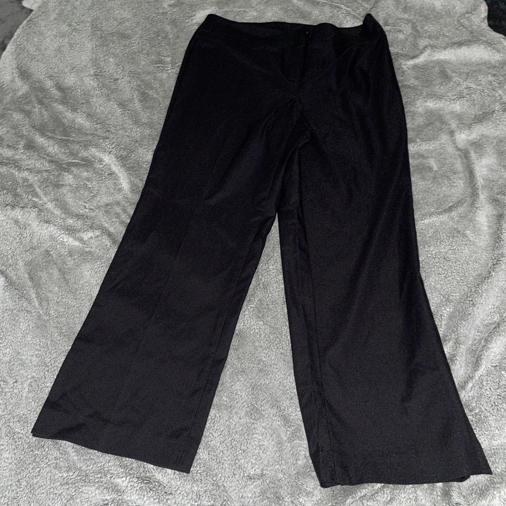 DKNY City black size 4 capris